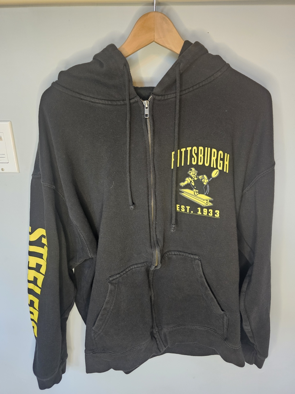 Pittsburgh Steelers Zip Up Hoodie Junk Food XL Black Yellow Est 1933 NFL Footbal